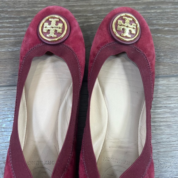 Tory Burch Caroline II Suede Red Cabernet flat - Picture 4 of 9